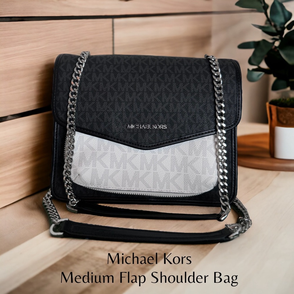 Michael Kors Medium Shoulder Bag